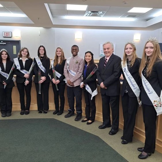 2023 candidates with the Mayor of Quesnel and the 2022 Ambassadors